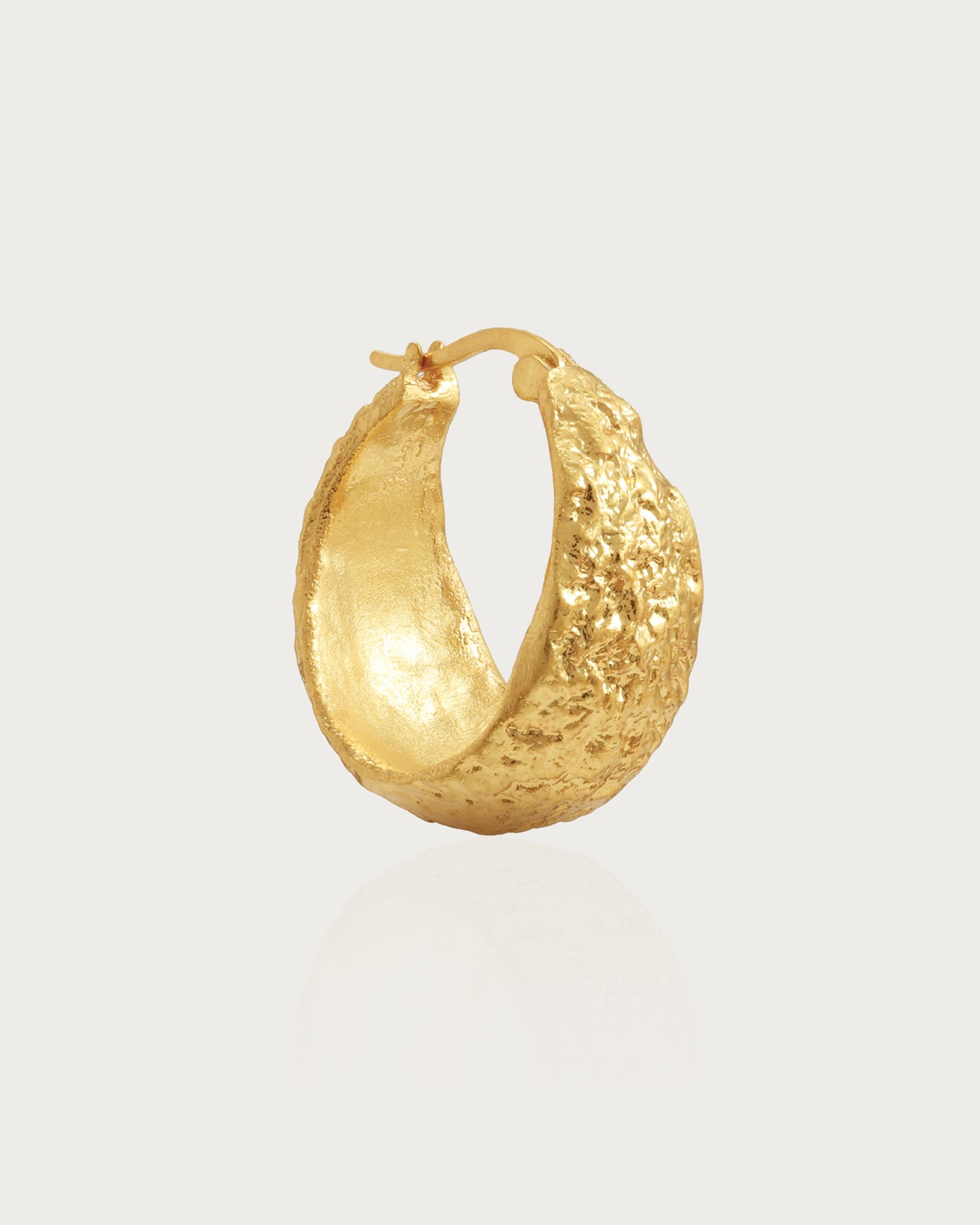 Round gold earrings